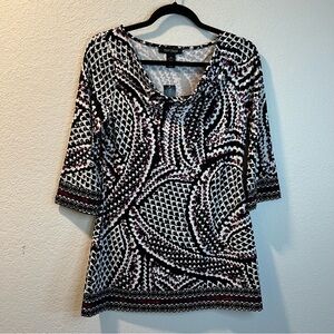 Women’s White House Black Market black patterned quarter sleeve blouse size XS